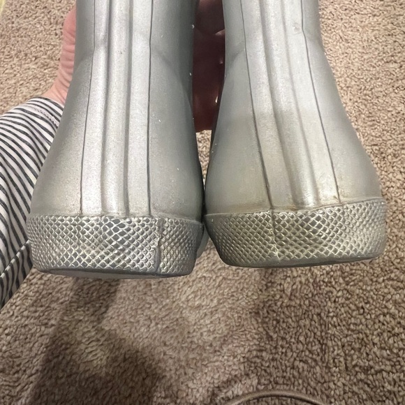 Hunter Kids Silver Rain Boots - Picture 6 of 11